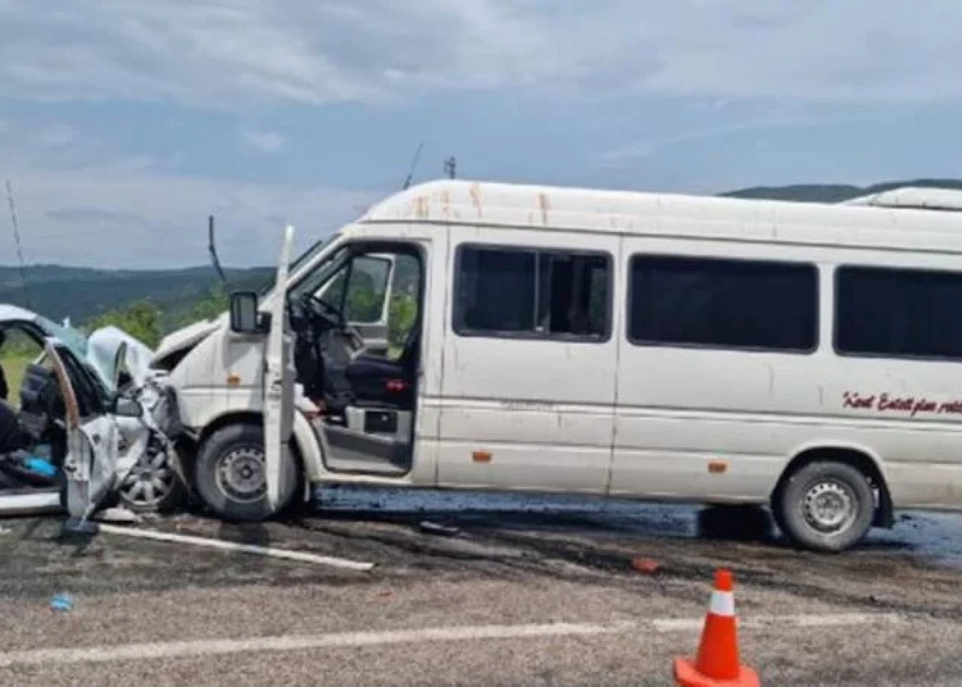 Türkiyədə tələbələri daşıyan avtobus qəzaya uğradı - Ölən və yaralılar var