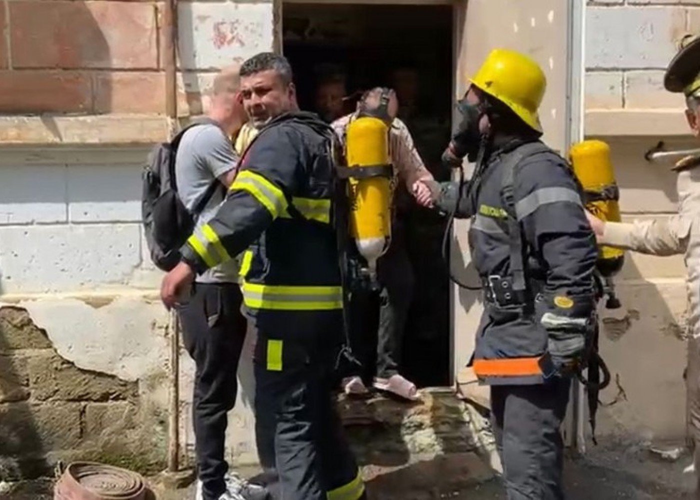 Bakıda yaşayış binasında yanğın