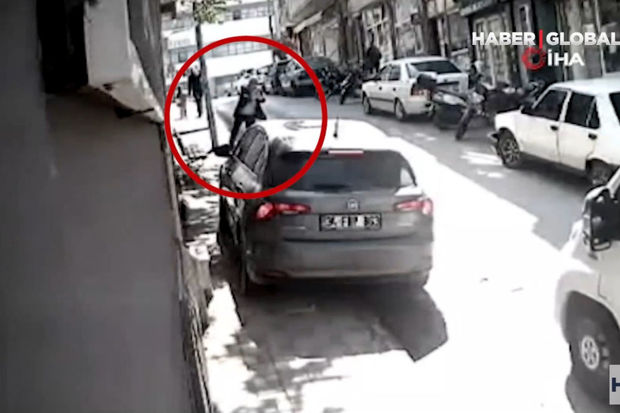 Türkiyədə ahıl kişi parklanma qaydalarını pozmuş gənci cəzalandırmaq istədi, reanimasiyalıq oldu Türkiyədə ahıl kişi parklanma qaydalarını pozmuş gənci cəzalandırmaq istədi, reanimasiyalıq oldu