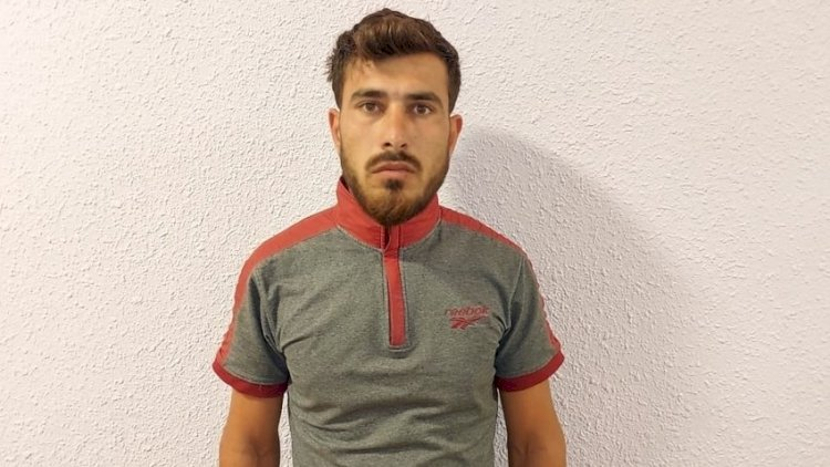 Maşının yük yerindən 7 kiloqram narkotik tapıldı Maşının yük yerindən 7 kiloqram narkotik tapıldı