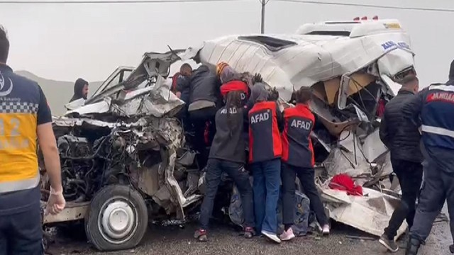 Türkiyədə ağır yol qəzası: Ölənlər və yaralananlar var