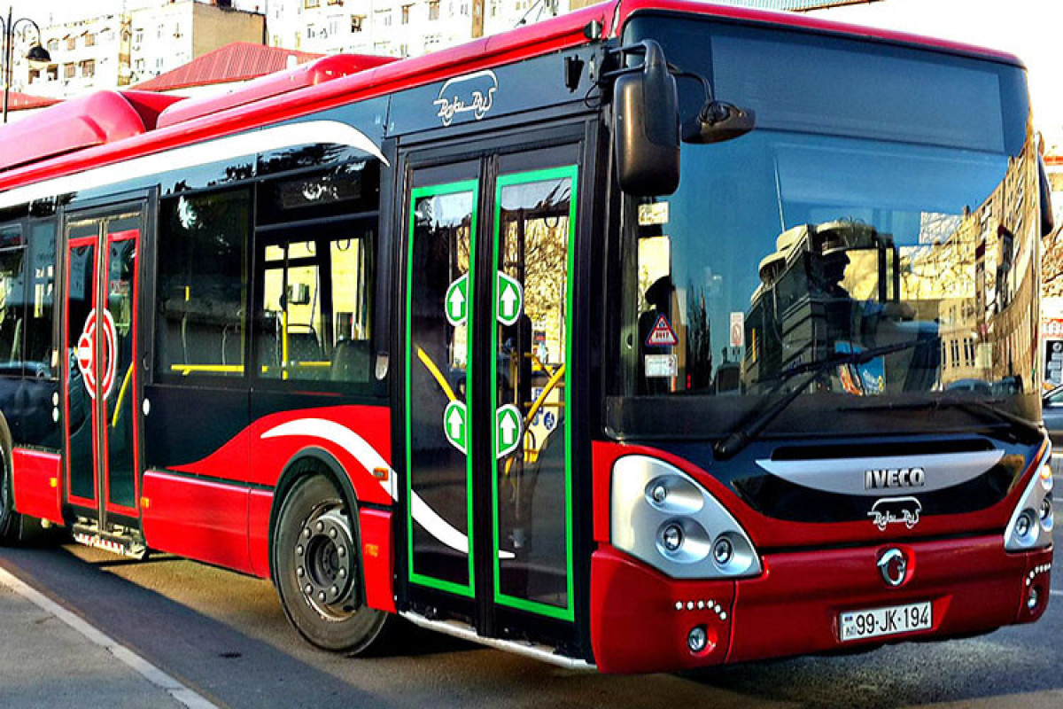 Bakıda bir marşrut üzrə avtobuslarda gediş haqqı “BakıKart”a keçib