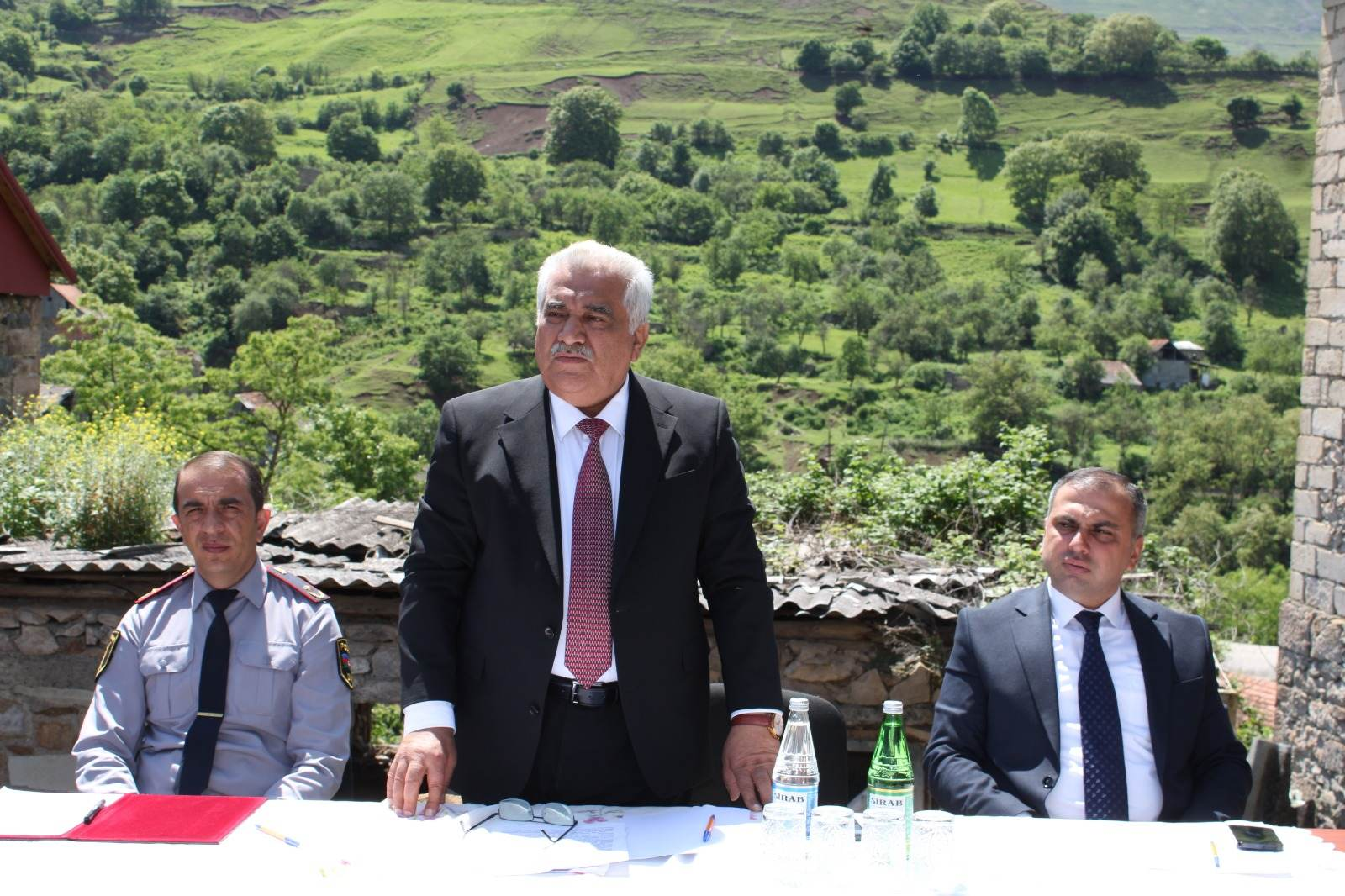 DAŞKƏSƏNİN İCRA BAŞÇISI ƏHƏD ABIYEV ZƏYLİK KƏNDİNDƏ VƏ QUŞÇU KÖRPÜSÜ QƏSƏBƏSİNDƏ VƏTƏNDAŞLARIN SƏYYAR QƏBULLARINI KEÇİRİB