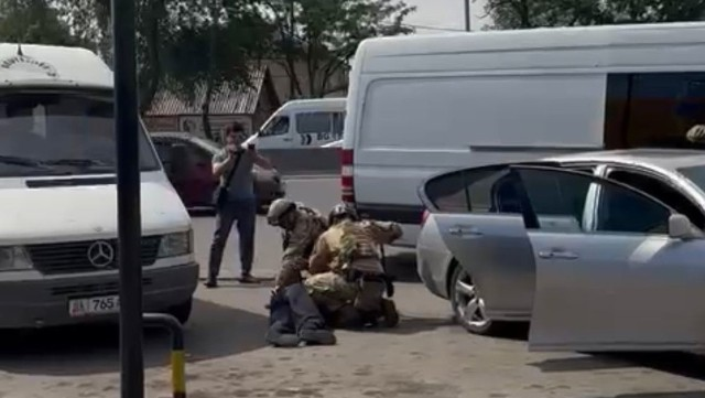 Qırğızıstanda hakimiyyəti ələ keçirməyə cəhd edənlər SAXLANILDI