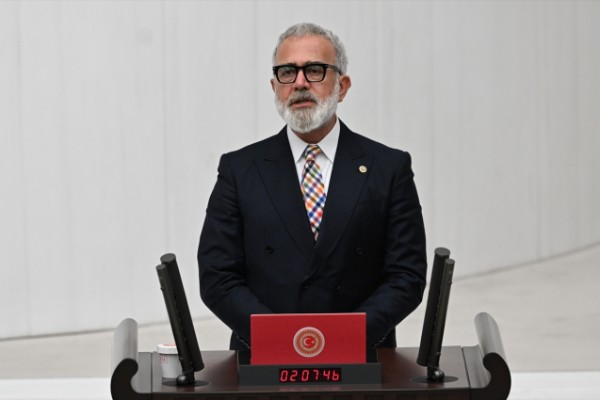 AK Partiyanın deputatı qəzaya düşdü