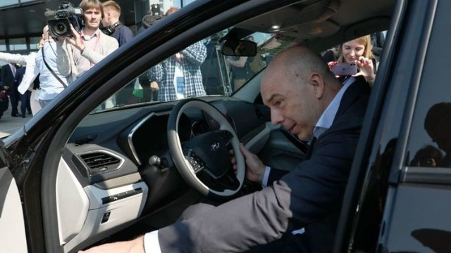 Rus nazirlər öz maşınlarını sürücüsüz idarə edə bilərlər