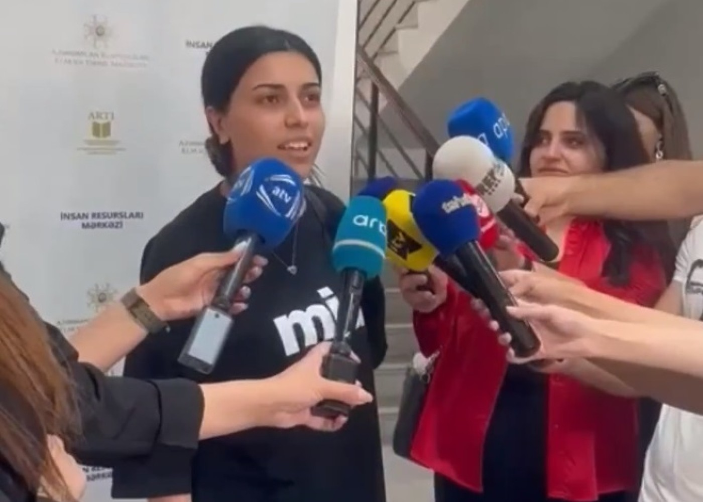 İmtahanı 35 dəqiqəyə tərk edən müəllim danışdı
