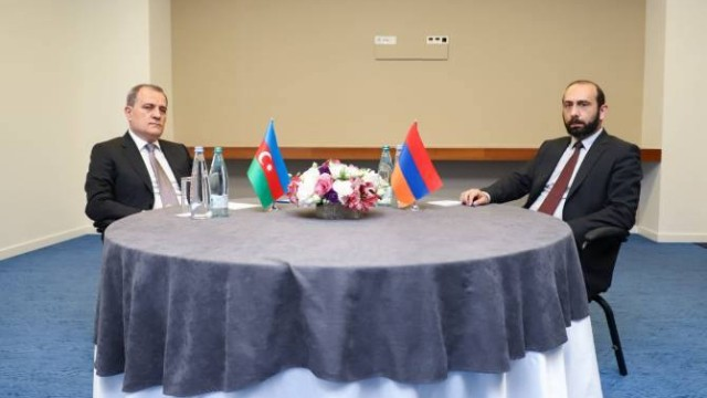 Paşinyan Bayramov-Mirzoyan görüşündən DANIŞDI
