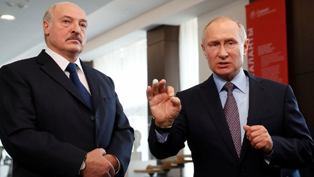 Putin Lukaşenkoya zəng ETDİ