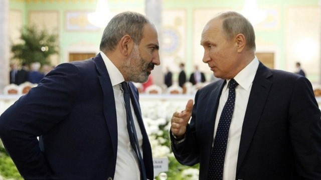 Paşinyan Putinlə müzakirələr apardı
