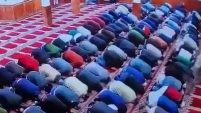 Ölkənin bütün məscidlərində bayram namazı qılınır