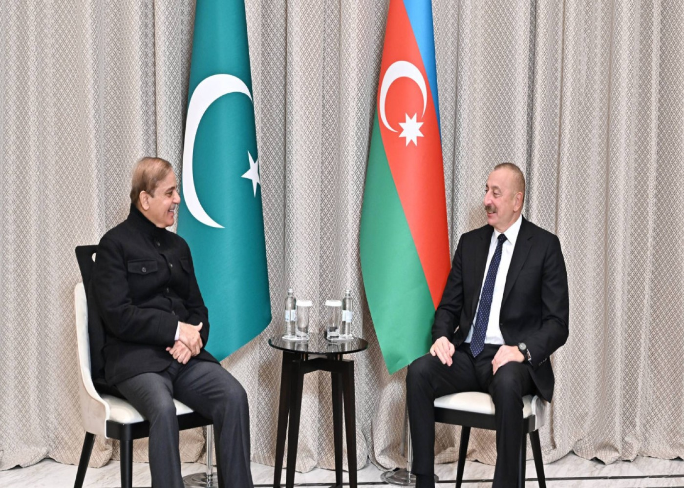 Prezident Şahbaz Şəriflə telefonla danışıb Prezident Şahbaz Şəriflə telefonla danışıb