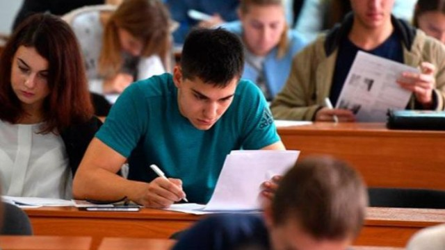 Ali məktəblərə sənəd verən subbakalavrların sayı açıqlandı