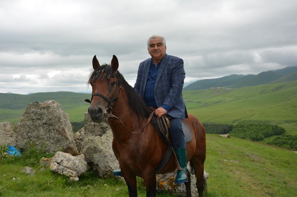 DAŞKƏSƏNİNİN İCRA BAŞÇISI ƏHƏD ABIYEV TƏBİİ FƏLAKƏTİN ZİYAN VURDUĞU YERLƏRDƏ SAKİNLƏRLƏ GÖRÜŞÜB- FOTOLAR