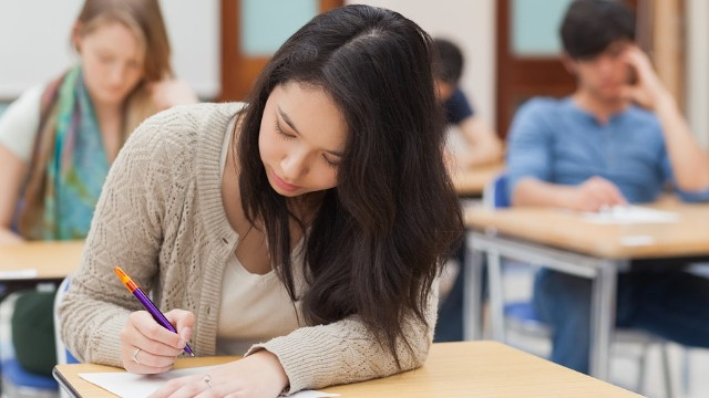 II və III ixtisas qrupları üzrə imtahan verənlərin NƏZƏRİNƏ