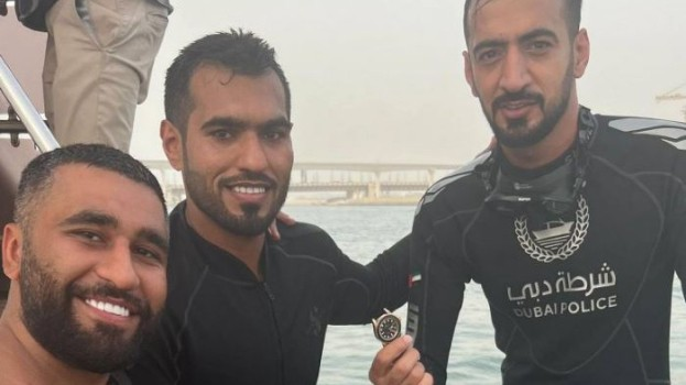 70 min dollarlıq saatı okeana düşdü