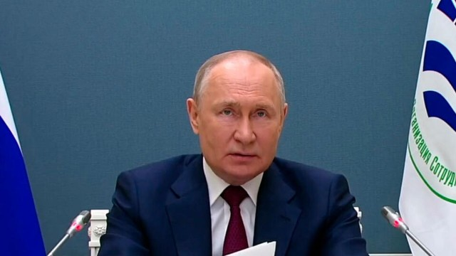 "Rusiyaya qarşı hibrid müharibə aparılır" - Putin