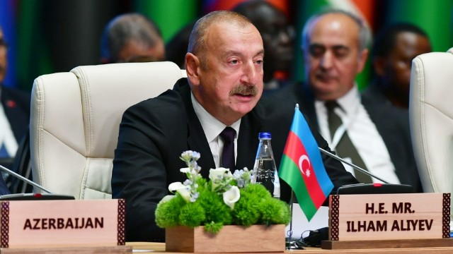 "Azərbaycan bir sıra nəhəng çağırışlarla üz-üzədir" - Prezident