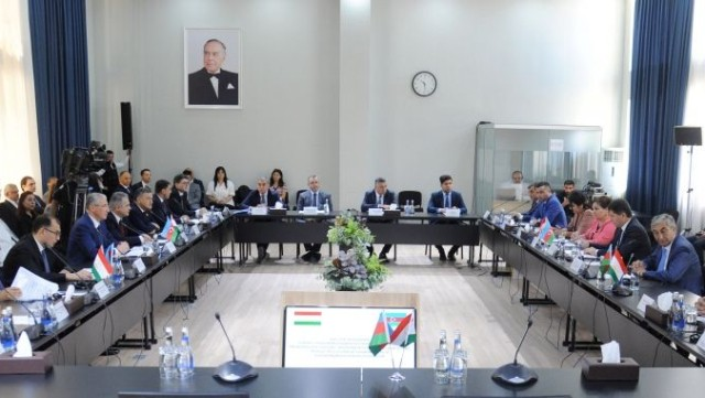 Tacikistan-Azərbaycan hökumətlərarası komissiyanın 6-cı iclası keçirildi - FOTOLAR