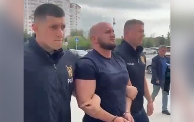 Qazinin çənəsini qıran idmançı məhkəməyə çıxarılır - FOTO