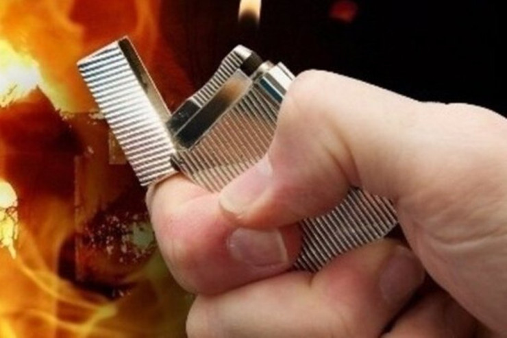 Anasını öldürdü, meyitini yandırdı