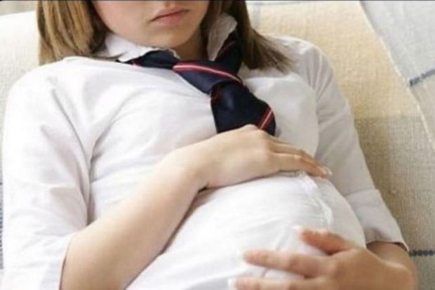 Rusiyada dördüncü sinif şagirdi dünyaya uşaq gətirdi