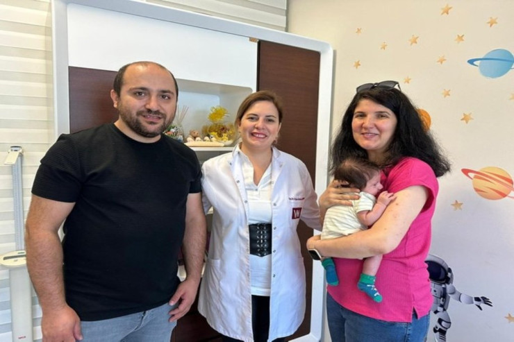 Qida borusu olmadan doğuldu