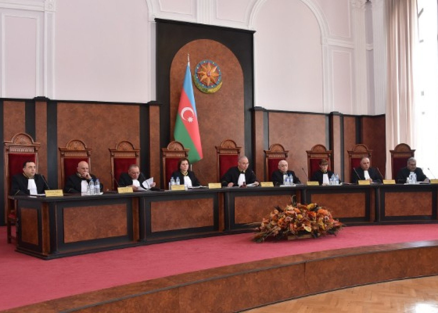 Konstitusiya Məhkəməsinin hakimlərinə aid yaş senzi ləğv olunub