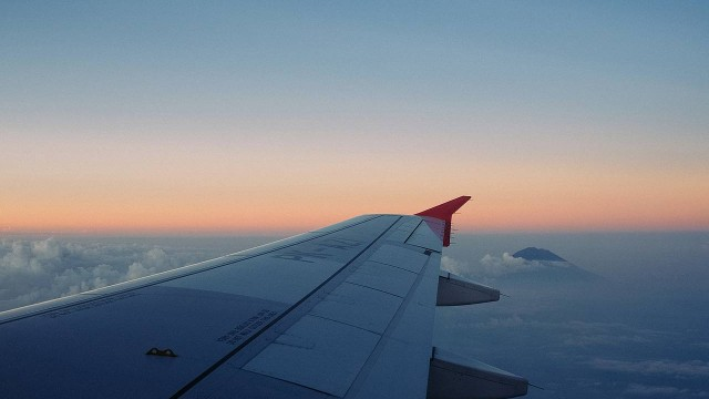 Soçiyə uçan 13 təyyarə istiqamətini dəyişdi