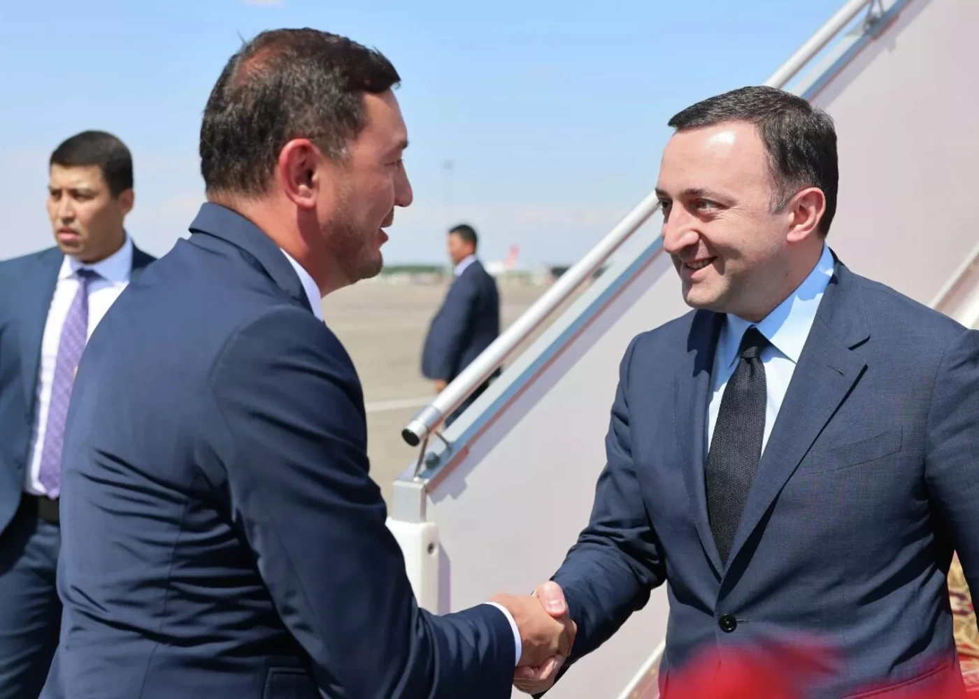 Qaribaşvili Çindən Qazaxıstana getdi