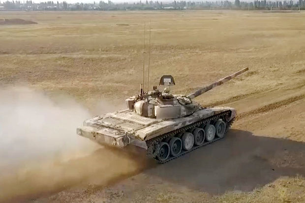 Tank bölmələrində intensiv döyüş hazırlığı məşğələləri keçirilir