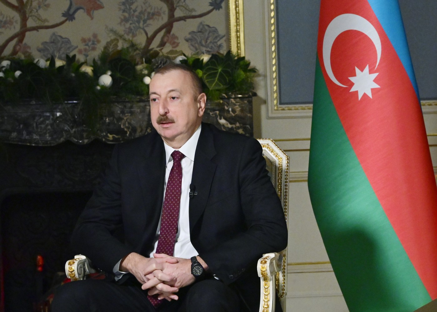 Prezident Rasim Balayevə “İstiqlal” ordenini təqdim edib