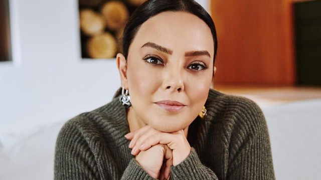 Ebru Gündeşin bacısı ortaya çıxdı