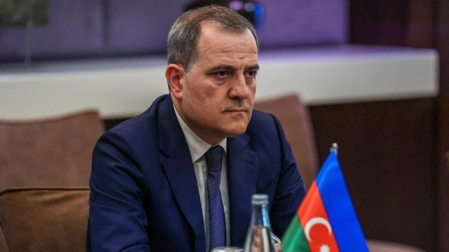 Ceyhun Bayramov ABŞ rəsmisi ilə bölgədəki vəziyyəti müzakirə etdi