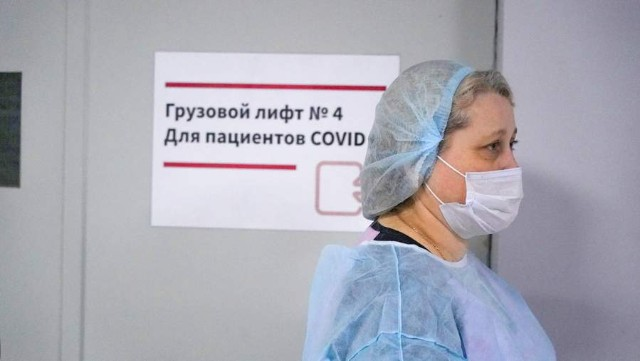 Rusiyada 17 nəfər koronavirusunun yeni variantına YOLUXUB