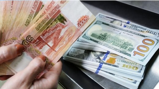 Bir dollar yenidən 100 rublu ötdü