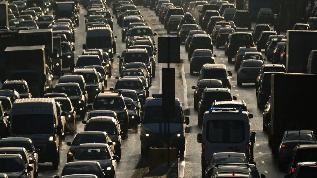 Paytaxtın bu yollarında tıxac var - SİYAHI