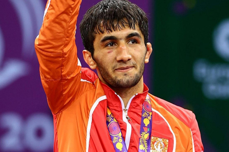 Sevgilisinin ərini bıçaqlayan Olimpiya çempionundan YENİ XƏBƏR