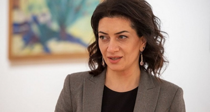 Paşinyanın arvadı Kiyevə gedir