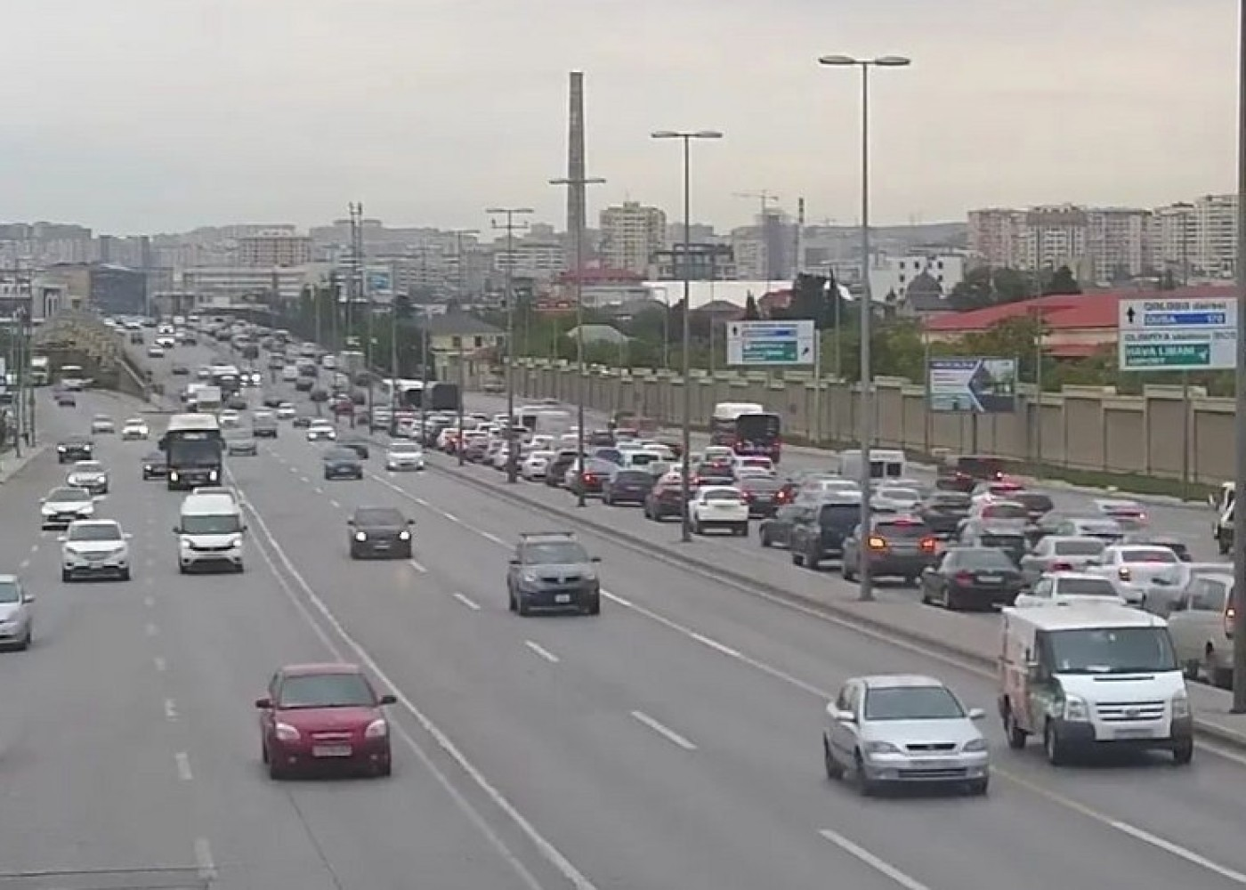 Bakının bir sıra yollarında tıxac var