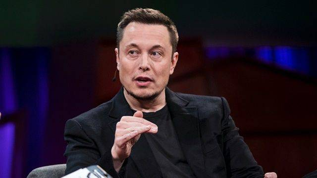 Elon Mask iPhone 15-ə lağ etdi: Yeni telefonda yeganə dəyişiklik