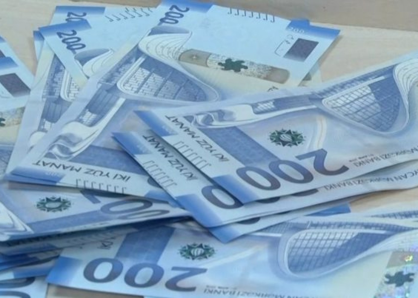 Sumqayıtda bağ evindən 90 min manat oğurlandı