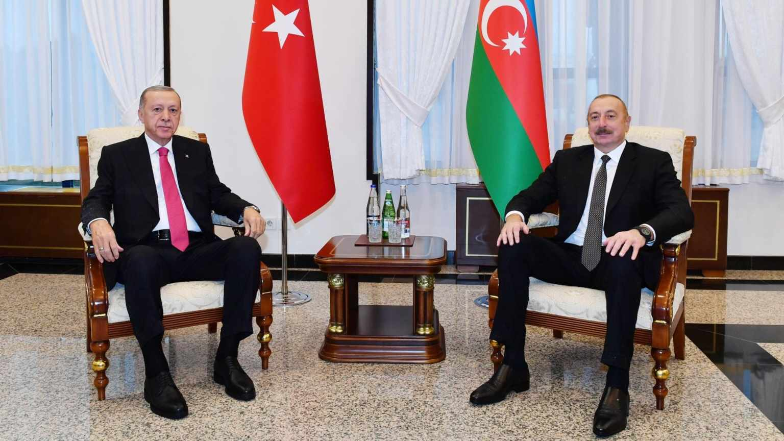 Zəngəzura aparan yol: İğdır-Naxçıvan qaz kəməri reallaşdı Zəngəzura aparan yol: İğdır-Naxçıvan qaz kəməri reallaşdı
