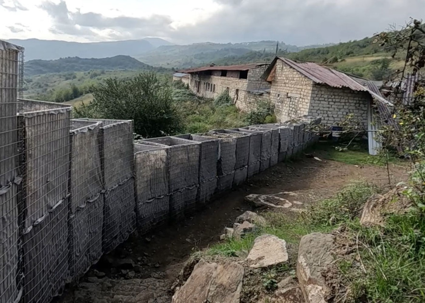 Xocalıda tərk edilmiş dayaq məntəqəsi - VİDEO Xocalıda tərk edilmiş dayaq məntəqəsi - VİDEO