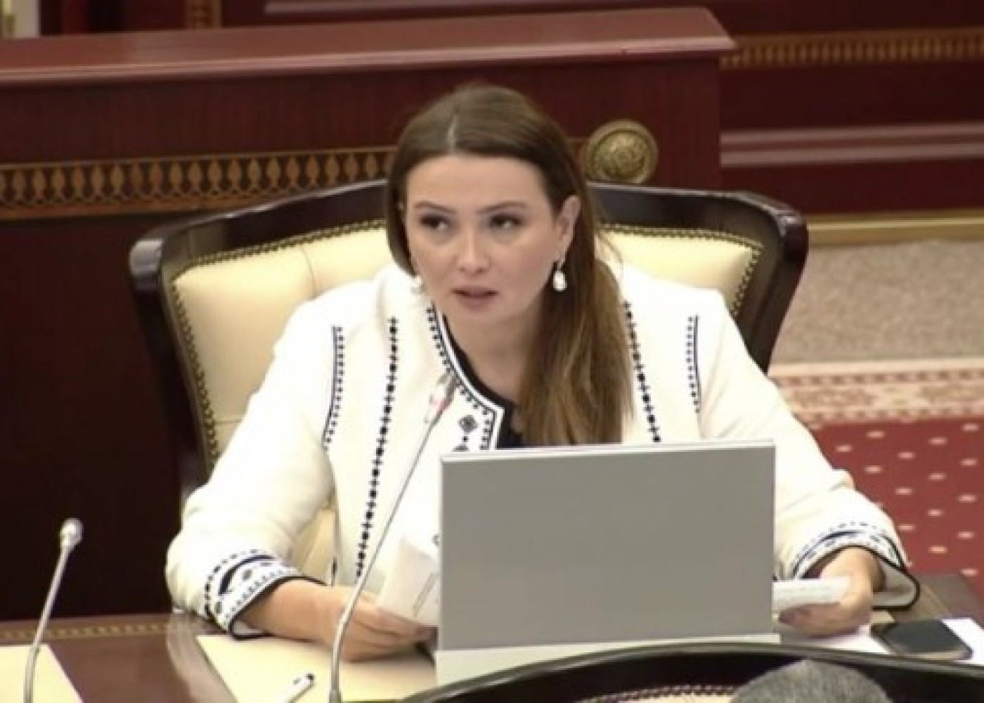 Parlamentdə mərhum deputatların xatirəsi anıldı