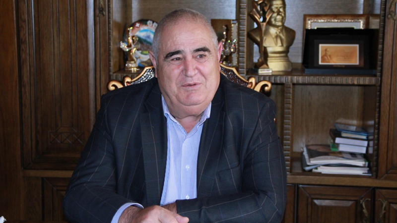 Mərkəzi Bank Şərurlu İsfəndiyarı məhkəməyə verdi