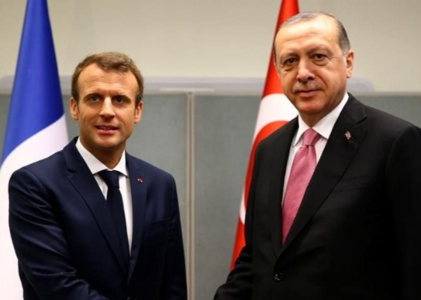 Ərdoğan və Makron telefonla danışdı
