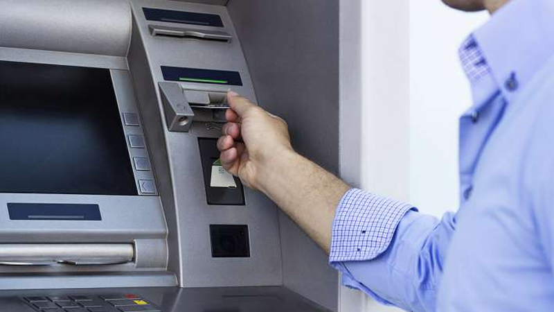 Bu bankın bütün bankomatlarının fəaliyyəti dayandırıldı