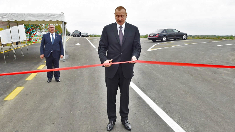 Prezident Qubada ödənişli yeni avtomobil yolunun açılışında iştirak etdi
