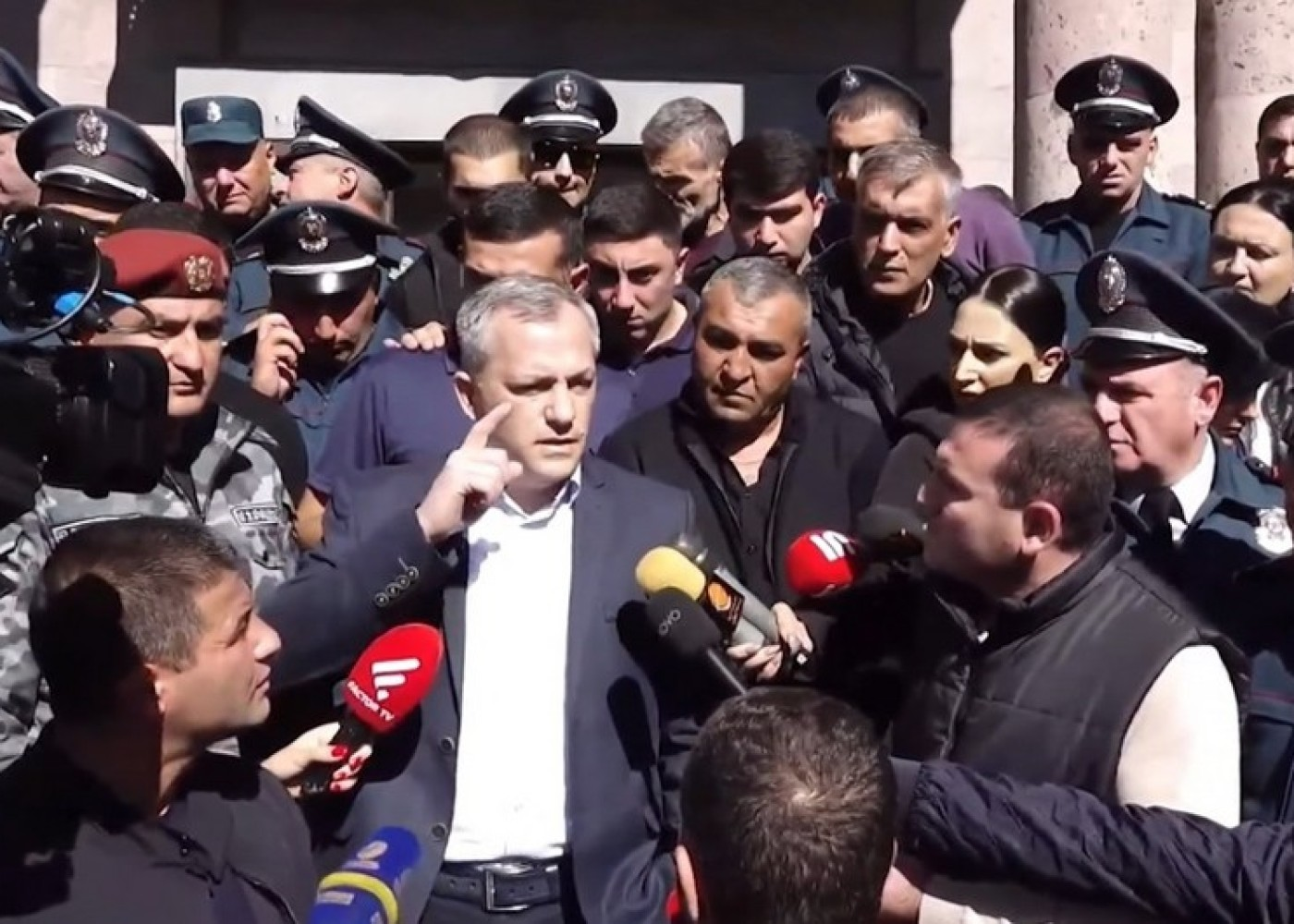 İrəvanda 10 nəfər Qarabağ ermənisi HƏBS EDİLDİ